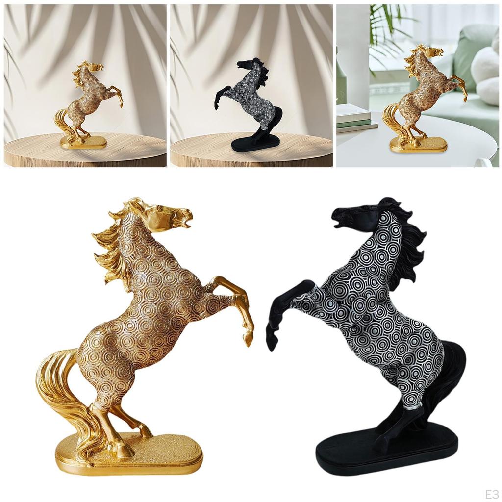 Umělecká pryskyřičná figurka koně pro vystavení u vchodu do domu