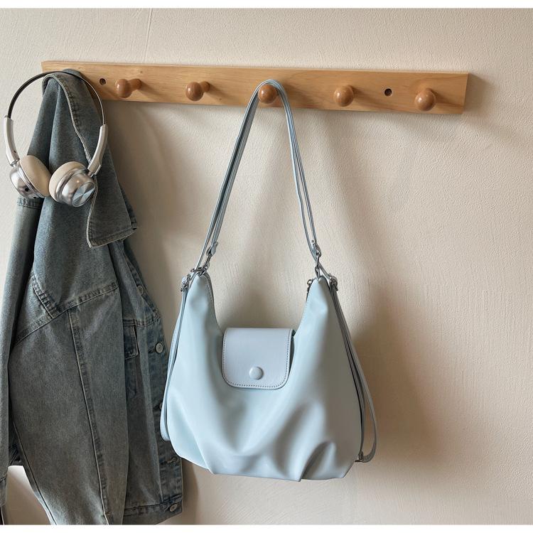 

Vintage pleated commuter large-capacity tote bag women s 2025 new fashion and casual versatile shoulder messenger bag