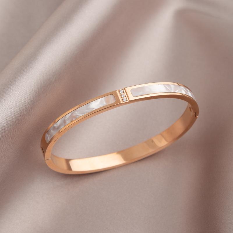 Women Fade Resistant Titanium Steel Mother Of Pearl Inlaid Diamond Luxury Fashion Bangle