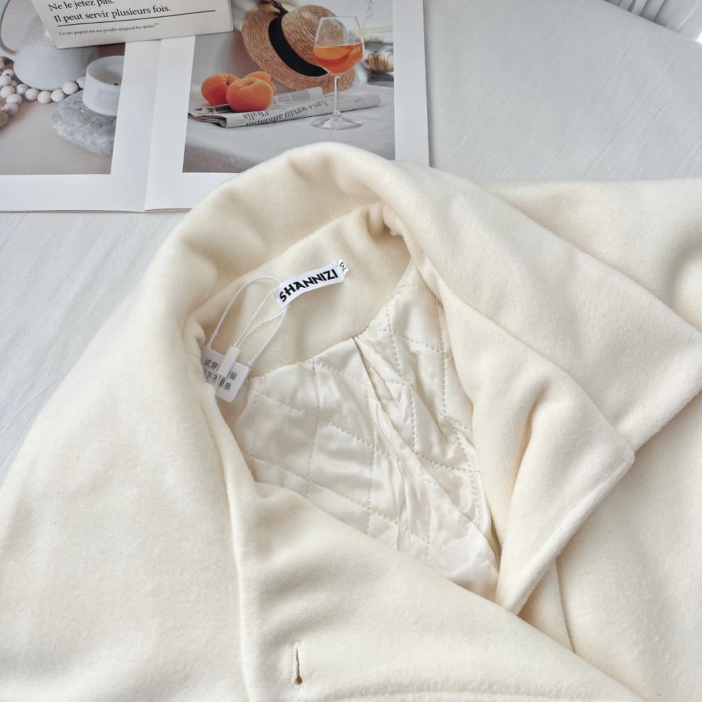 Xin Xing Women's Multi-color Tweed Wool Overcoat with Gold Buttons & Thin Belt – Winter 2024 Collection