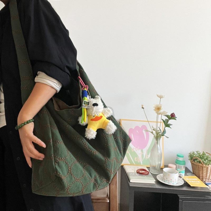 

Japanese big hobo bag Minagawa bright wind brown green circle cotton and linen heavy industry embroidery shoulder bag large capacity tote bag without puppy pendant
