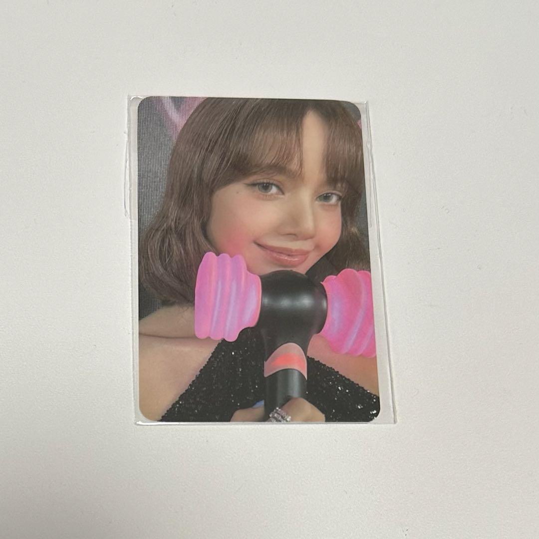 

[Б/У] Лиса LISA Лайтстик Случайная Торговая Карта BLACKPINK