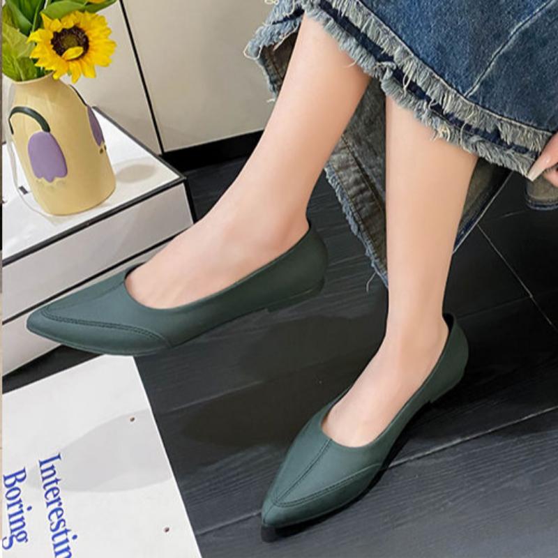 Naiste suvised vabaõhusandaalid suletud varbaga, moekad libisemiskindlad kristallist üksikkingad, madalad kingad, madala lõikega pehme tallaga emakingad