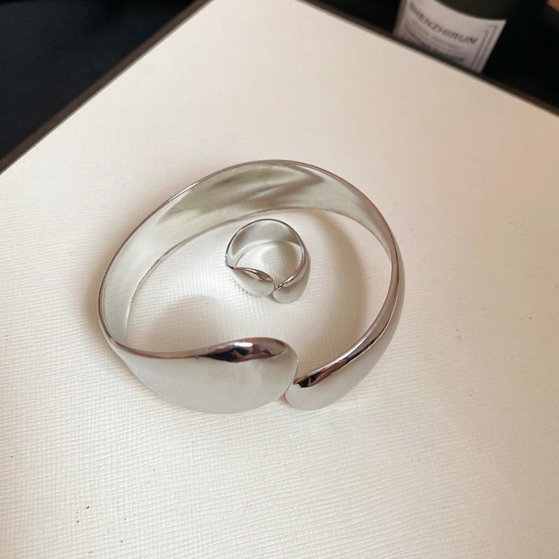 Oval smooth open bracelet set exaggerated ins fashion versatile bracelet light luxury high-end jewelry