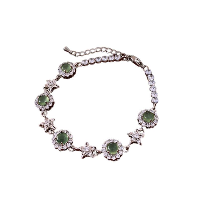 

Floral Zirconia Bracelet For Women With Elegant Design For Gift Giving
