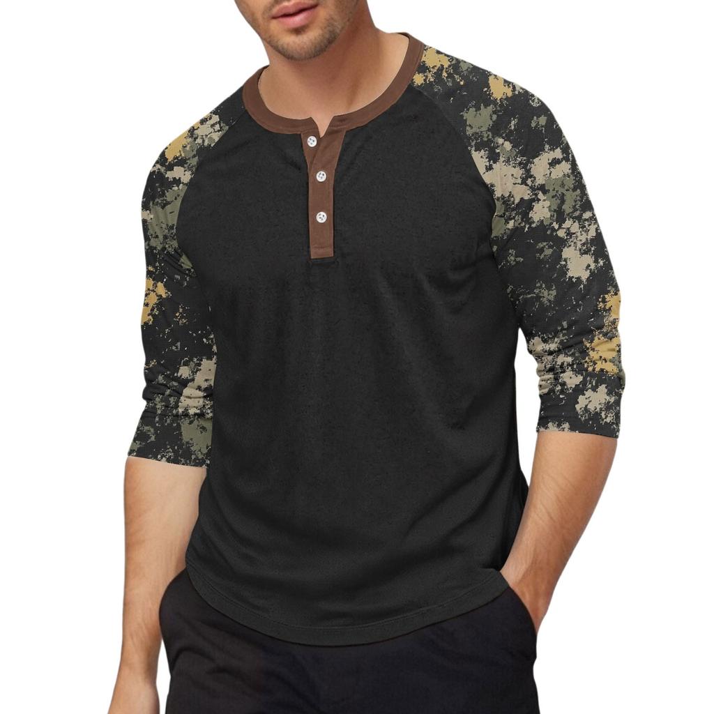 Men's top with three-quarter sleeves and camouflage print