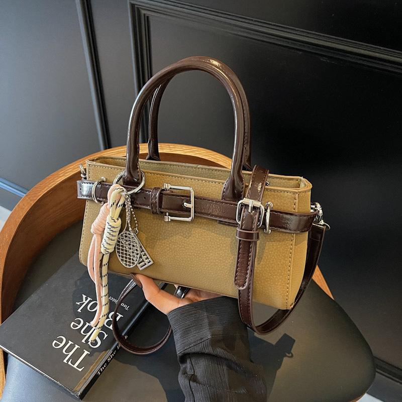 Small bag women's spring and summer versatile new fashion niche design messenger bag portable small bag