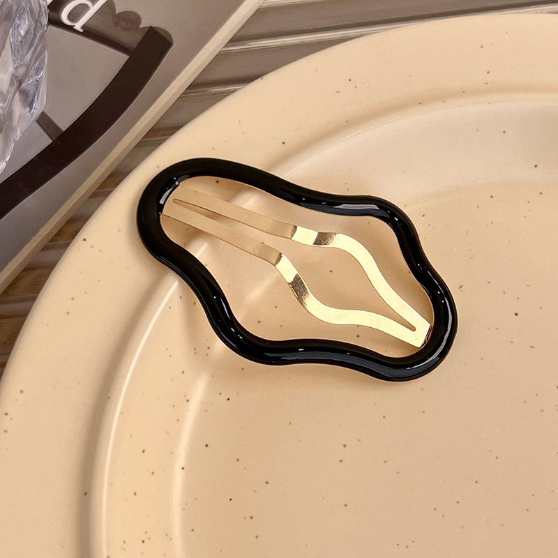 

Модные Новые Полые Заколки для Волос в Форме Облаков, Зажим для Челки для Женщин и Девочек, Милые Шпильки, Однотонные Геометрические Заколки, Головной Убор