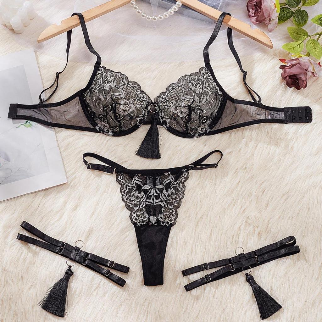 Women's Sexy Lace Lingerie Set Tassel Pendant Decor Push Up Breathable Bra and Panty Set