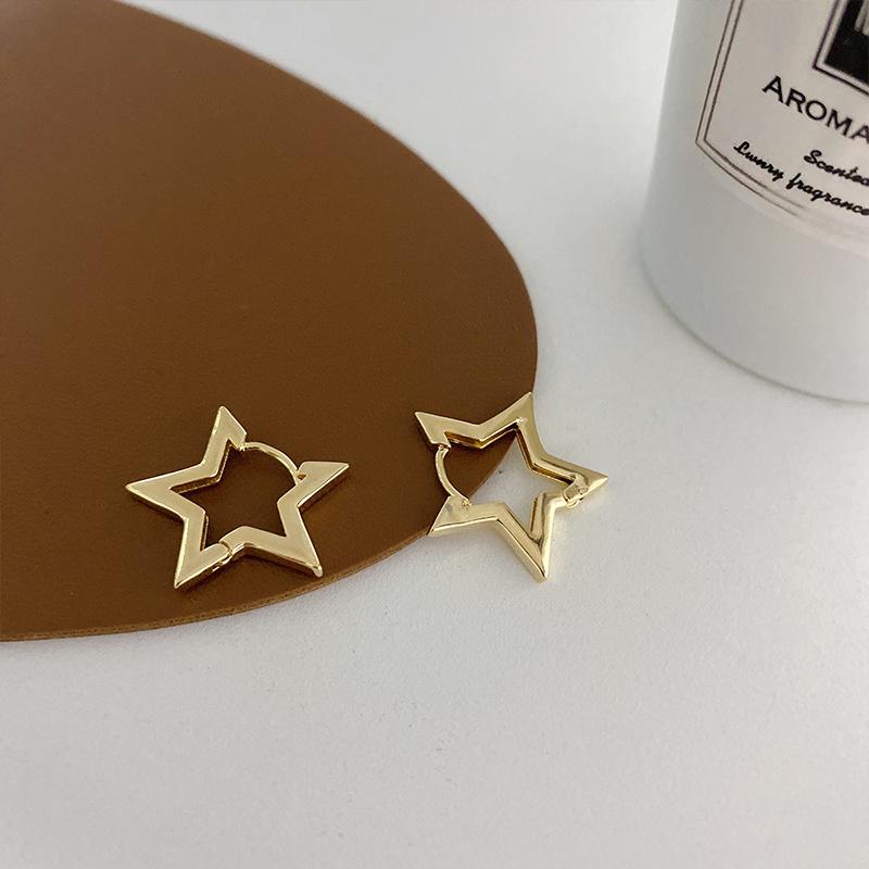 Fashion Simple Smooth Star Hoop Earrings Women Minimalist Hoops Huggie Ear Buckle Earring Punk Jewelry Gift