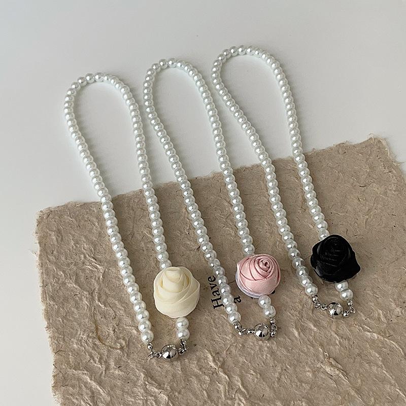 Three-Dimensional Flower Magnet Pearl Necklace Female Niche Design French Retro Versatile Temperament Fashion Neck Chain Collarbone Chain