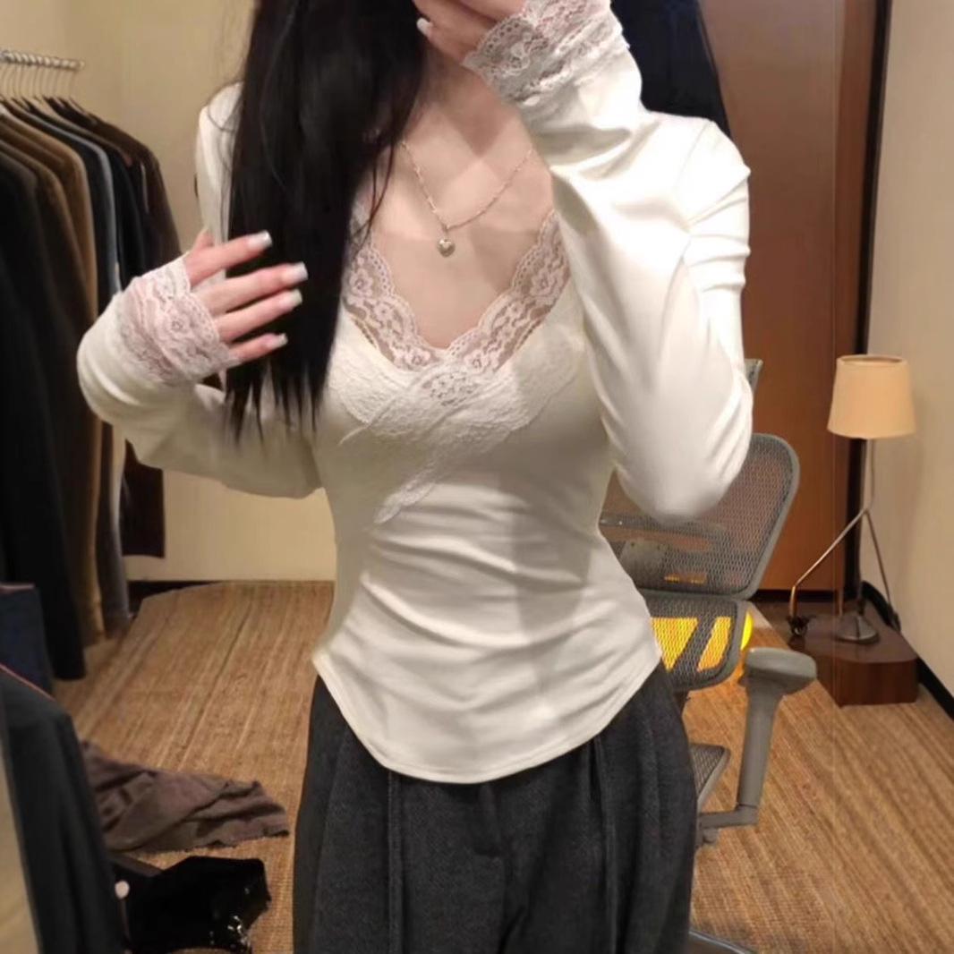 

French Lace Trim Velvet V-Neck Shirt: Slim Fit, Long Sleeve Women s Korean Style Top for Autumn/Winter L