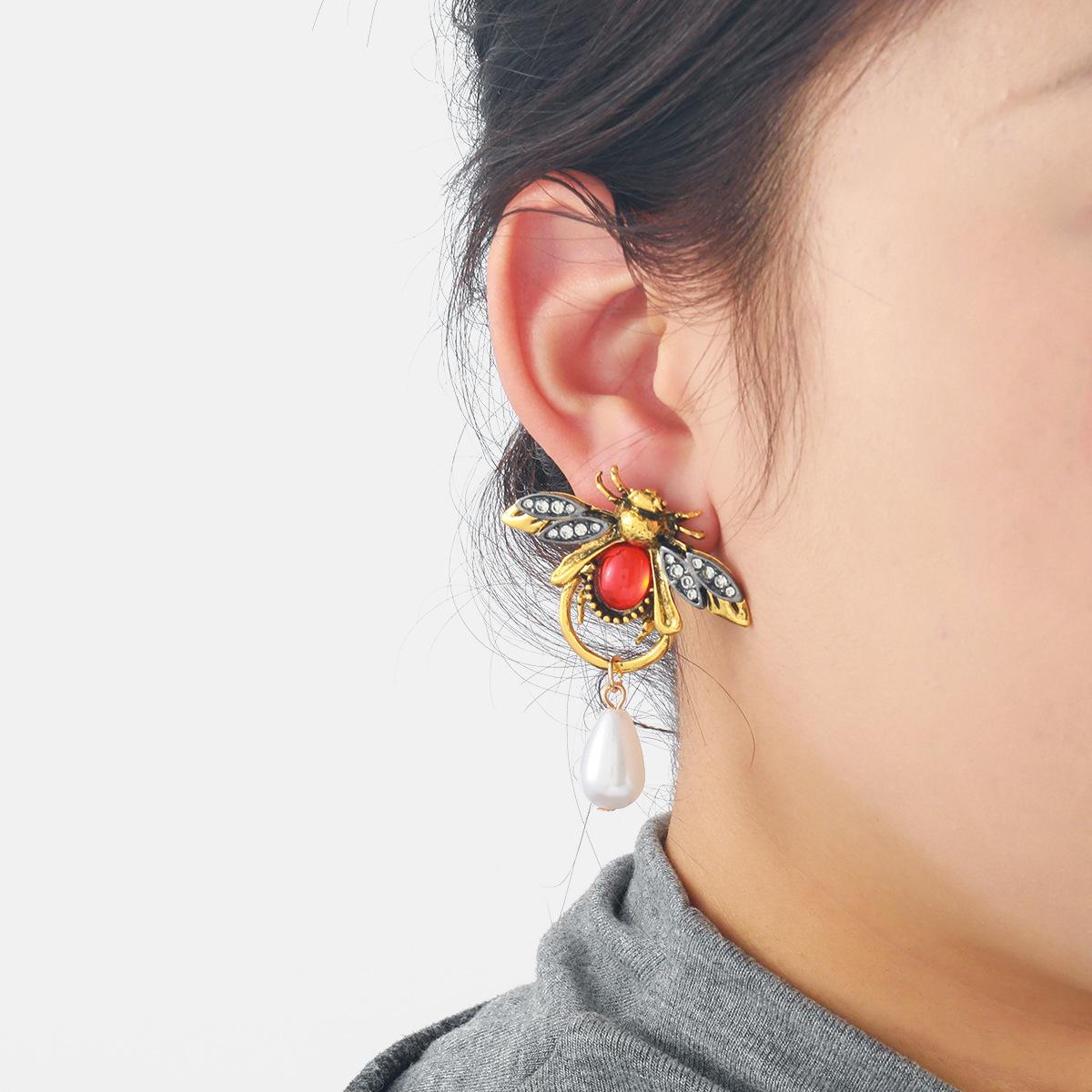 

Модные серьги для женщин Дамы золотой