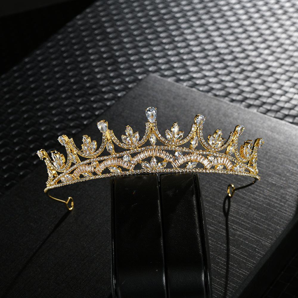 Bride's Wedding Dress  Hair Accessory Headband  Exquisite Headwear Luxurious and Super Fairy Like Crown Wedding Accessories Anti Slip Headband