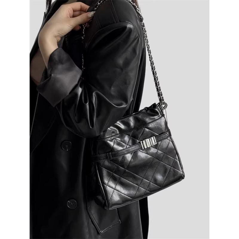 

Niche design high-end diamond chain bag new fashion versatile underarm bag commuter shoulder messenger bag