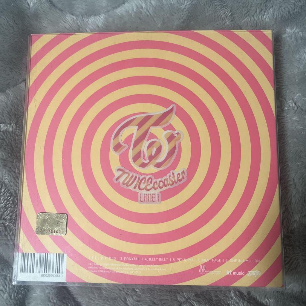 [USED] Twice Chaeyoung autographed album