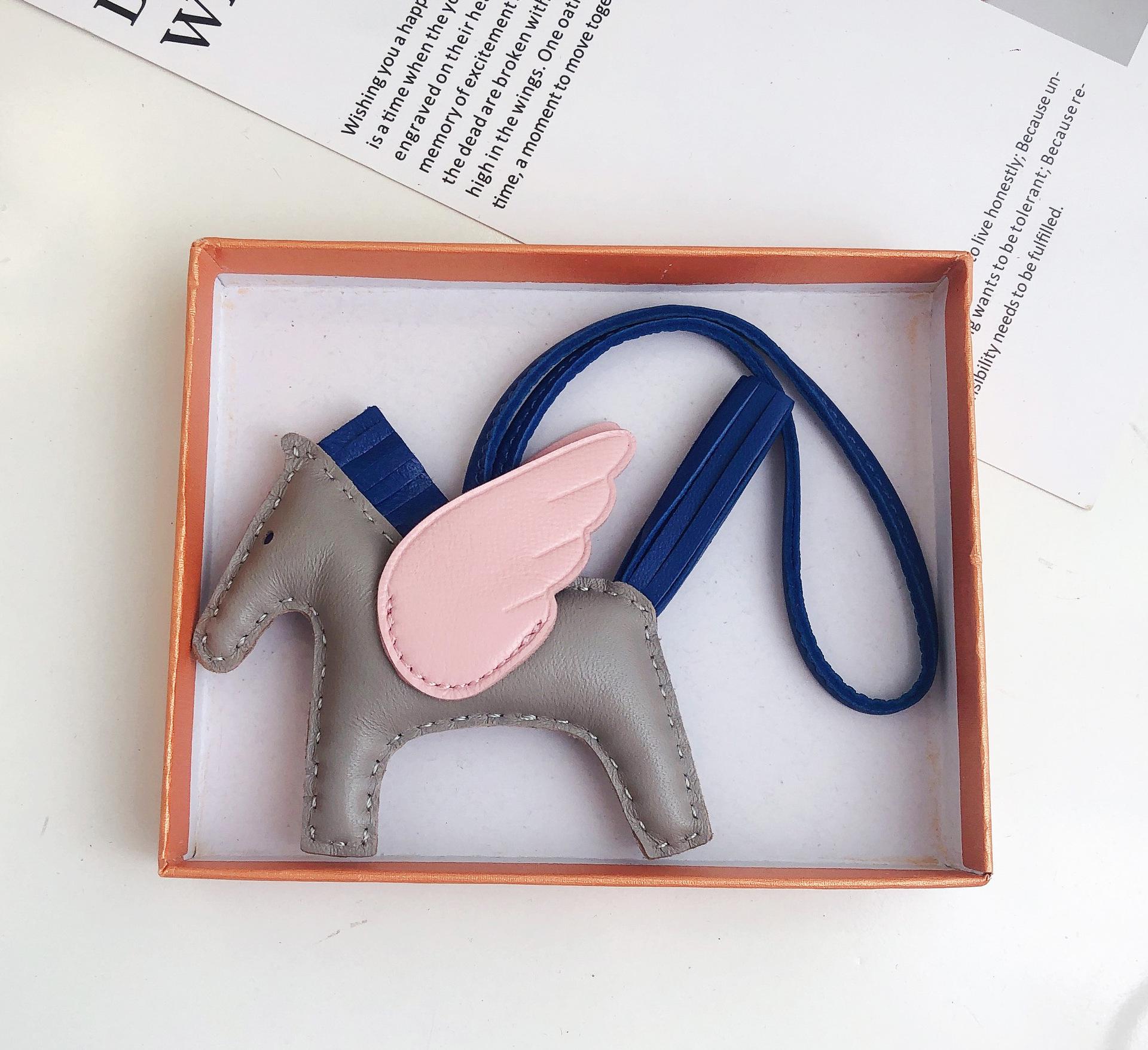 

Ангел Пегас Ручной работы Брелок из овчины - Милое украшение для женской сумочки и брелок для ключей от машины