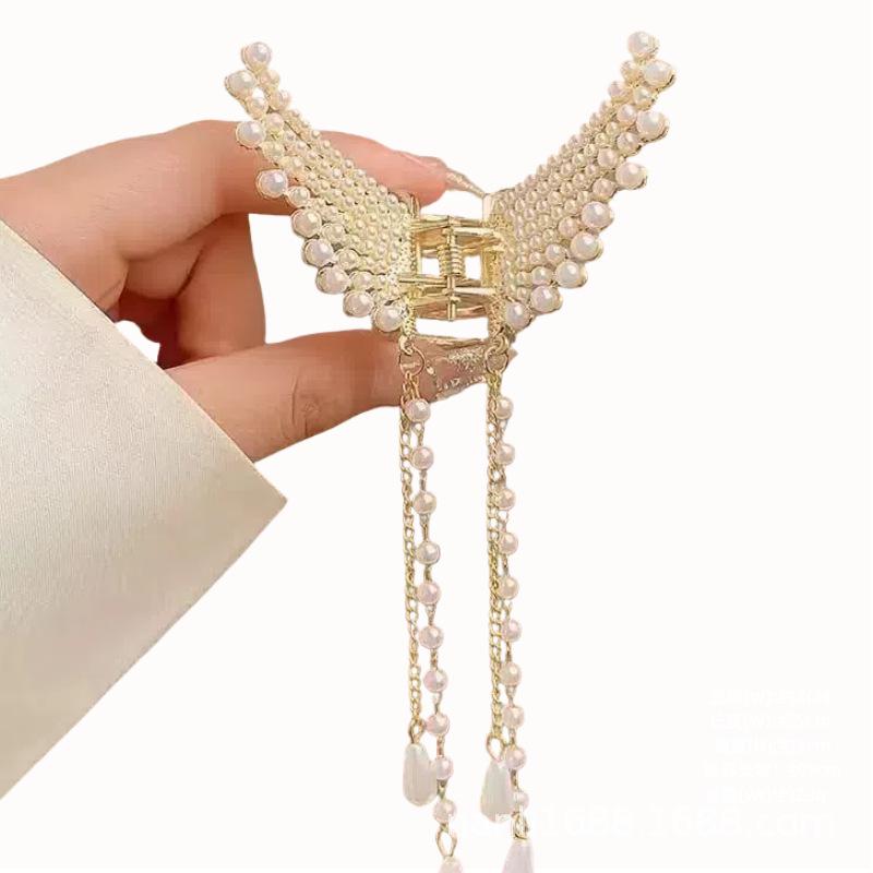 Elegant Butterfly Flower Tassel Hair Claw Clip - High-End Temperament Accessory Pearl Butterfly