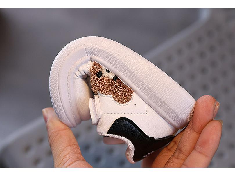 2025 Wiosna & Jesień Kreskówkowe Sneakersy z Miękką Podeszwą dla Chłopców i Dziewczynek - Białe Pasujące do Wszystkiego Buty Sportowe dla Maluchów i Niemowląt