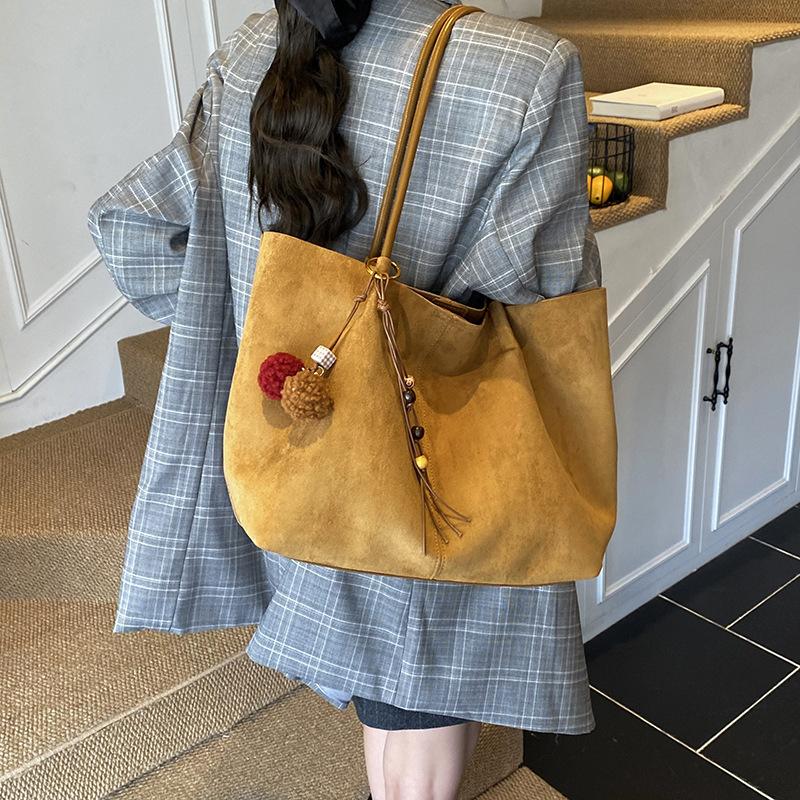 Autumn and winter new suede commuter large-capacity tote bag women's casual simple versatile shoulder bag