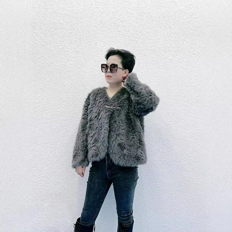 

Женская зимняя куртка из искусственного меха, новая модная универсальная экологичная короткая куртка Мао Мао L (65 kg - 75 kg) серый