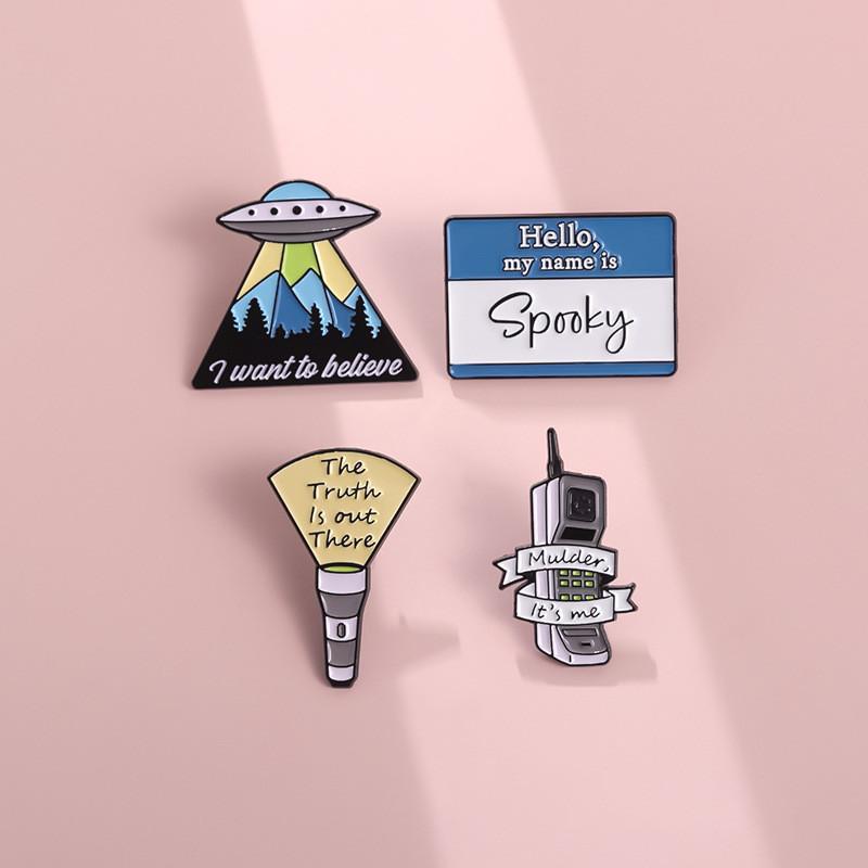 Cartoon Alloy Vibrant Spaceship Phone Brooch Pin Stylish Decorative Badge For Collectors Fans And