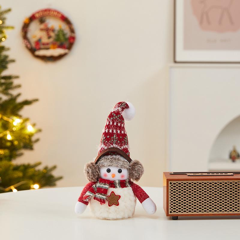 Christmas Snowman Plush Ornaments and Santa Doll Photo Props for Store Displays