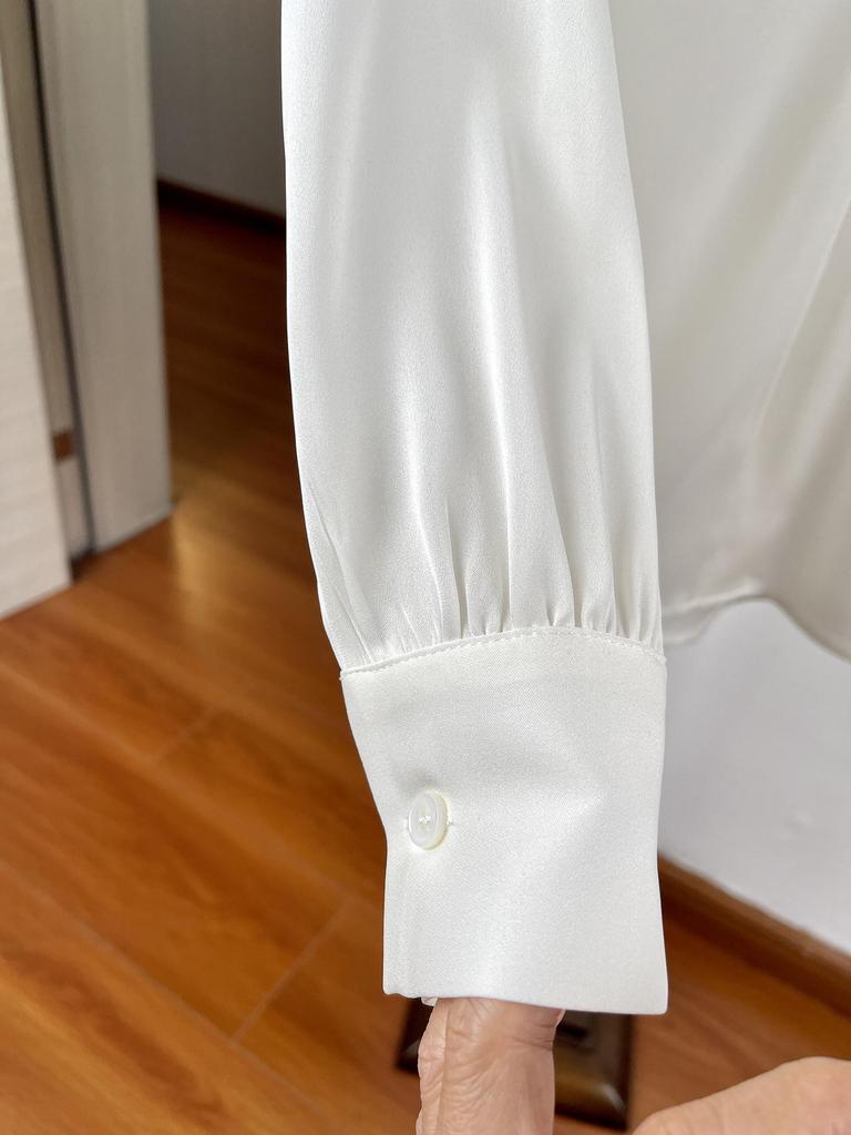 Women's Elegant V-neck Silk Pullover Shirt, Long Sleeve, Loose Fit, Slimming, Mulberry Silk, Perfect for Spring/Summer Commuting.