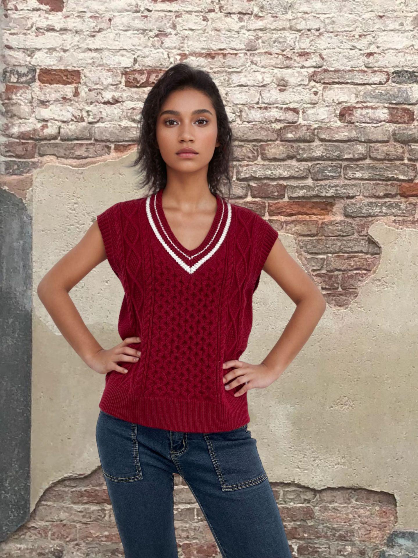 Women s 2025 V-Neck Knitted Vest: New European & American Style, Sleeveless, Solid Color, Loose Fit. Medium красный