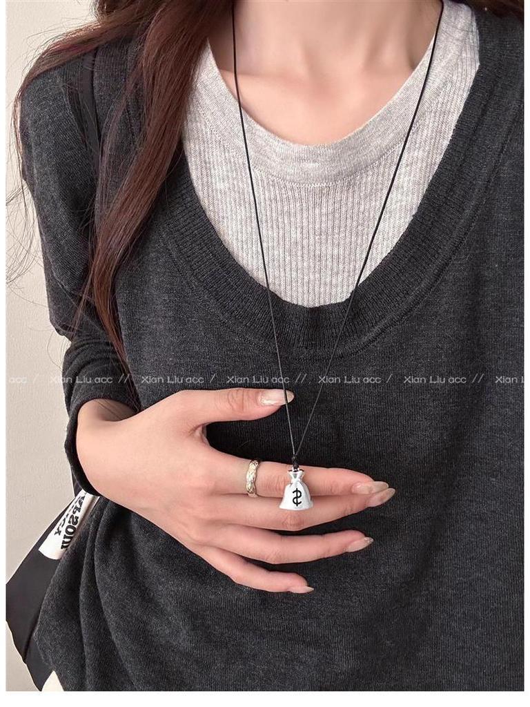 Women's Money Bag Pendant Necklace, 2025 Adjustable Sweater Chain, Light Luxury Style.