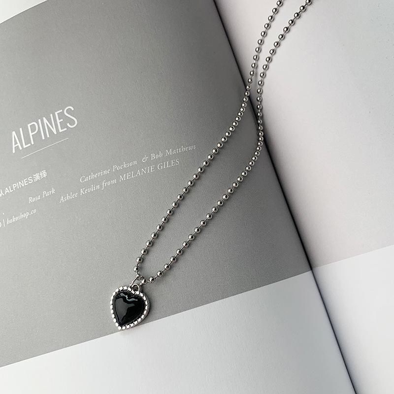 Love necklace design sense heart-shaped collarbone chain sweater chain retro couple jewelry pendant men's accessories