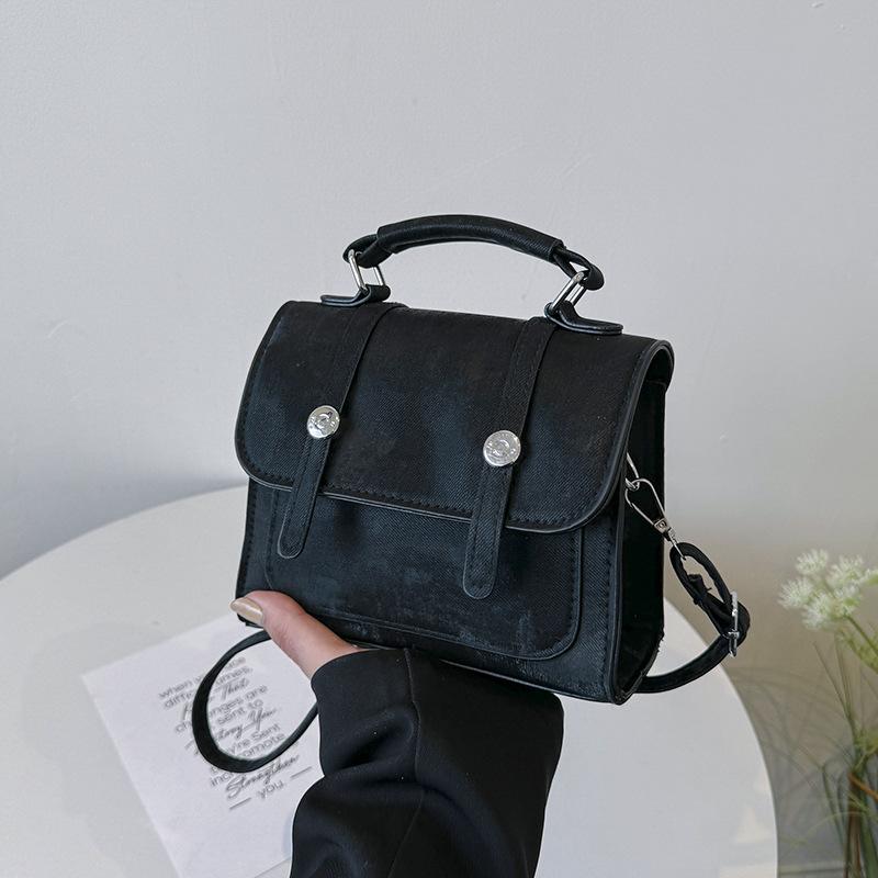 

Весенняя женская сумка 2024 года, новая модная сумка Cambridge, нишевая текстура, сумка-мессенджер через плечо, маленькая квадратная сумка для женщин чёрный