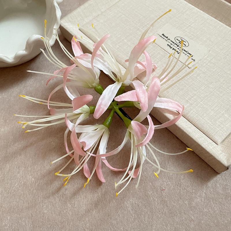 Elegant Floral 3D Hair Clip - Sweet Bangs Duckbill Accessory for Summer