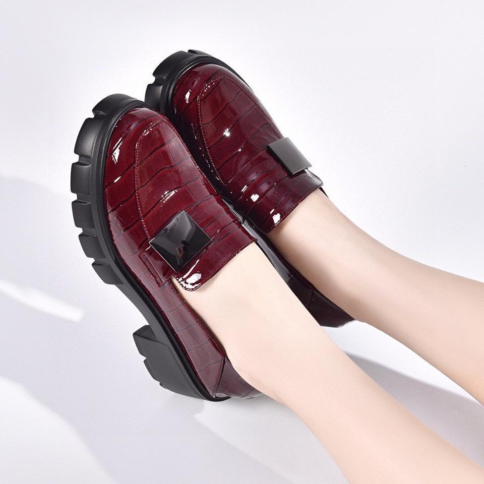 

Лоферы женские 2025 весна новые на толстой подошве обувь-маффины первый слой коровьей кожи лакированная одинарная обувь квадратная пряжка закрытая нога маленькие кожаные туфли 39 бордовый