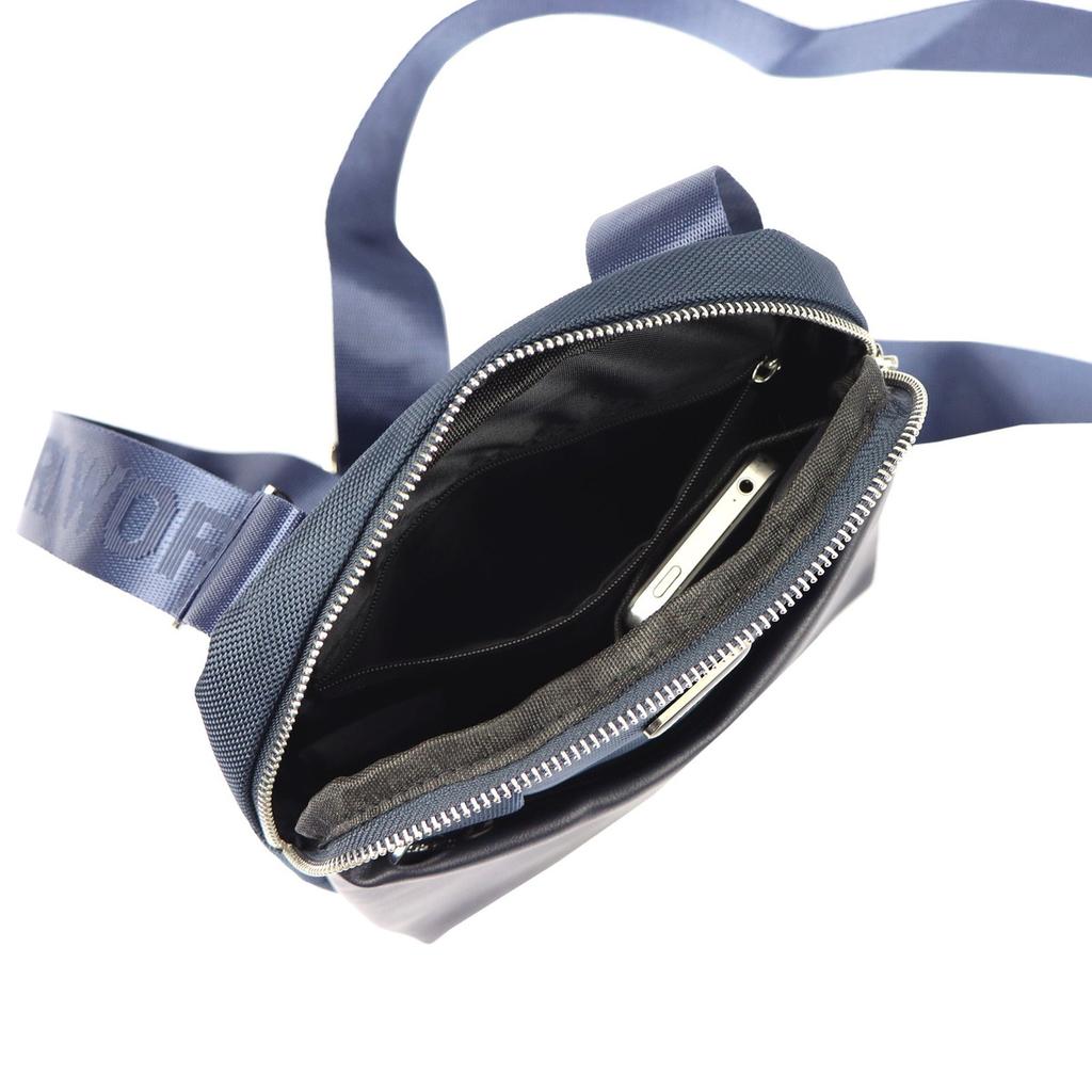 Trwała saszetka męska wykonana z poliestru Coveri World CW6014