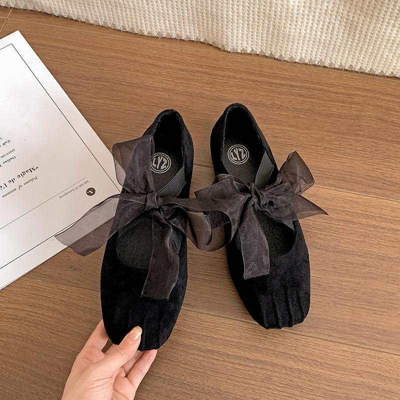 French Retro Square Head Shallow Mouth Flat-soled Single Shoes Women's 2025 New Summer Skirt Versatile Soft-soled Mary Jane Shoes