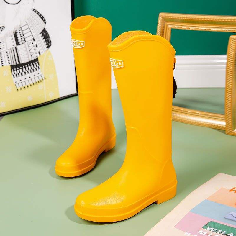 Fashion rain shoes women rain boots boots autumn and winter long tube rain shoes round head kitchen waterproof and non-slip ins wind