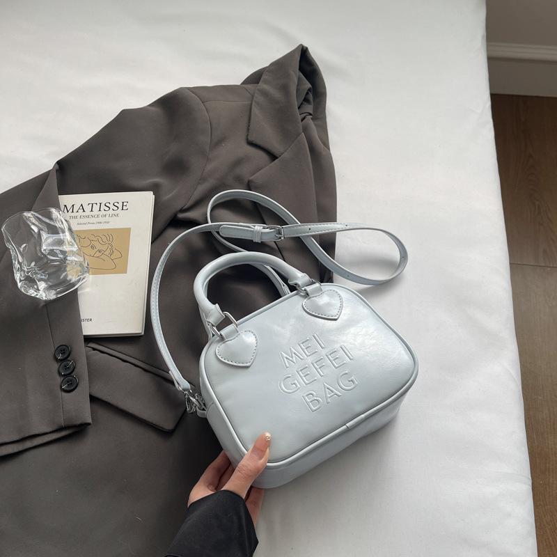 Popular small bag women's summer new high-end messenger bag versatile portable pillow bag