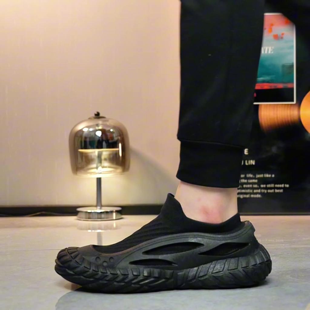 Spring Summer New Shoes for Men Knit Casual Sock Shoes Breathable Flat Skateboard Youth Slip-on Loafers