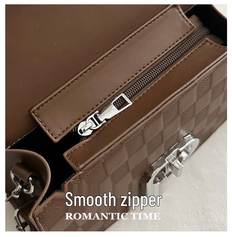 2024 Trendy Retro Crossbody Bag: Versatile High-End Fashion Small Square Women's Shoulder Handbag
