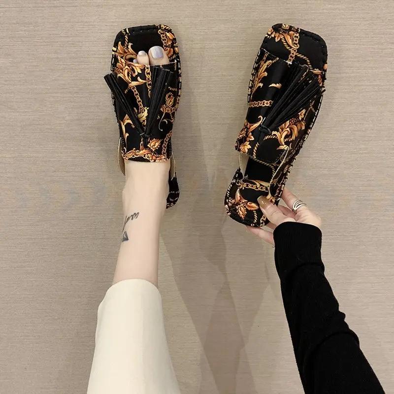 Fashion 2024 New Large Slippers Retro Printed Silk Square Head Flat Bottom Casual Cool Slippers Fairy Style