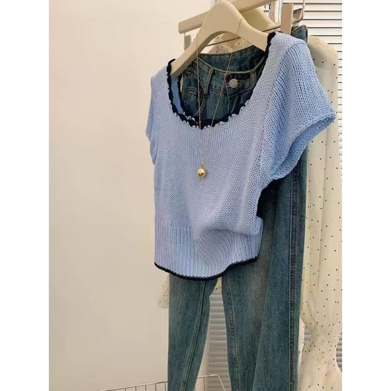 

Summer Short-sleeved Fitted Crop Top with A Stylish Round Neckline in A Thin Fabric, Featuring A Contrasting Color, for Women. One size синій