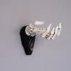 Skeleton Hand Skull Hand Wall Hook Resin Ghost Hand Statue Wall Hanger Decoration  for Bag Key