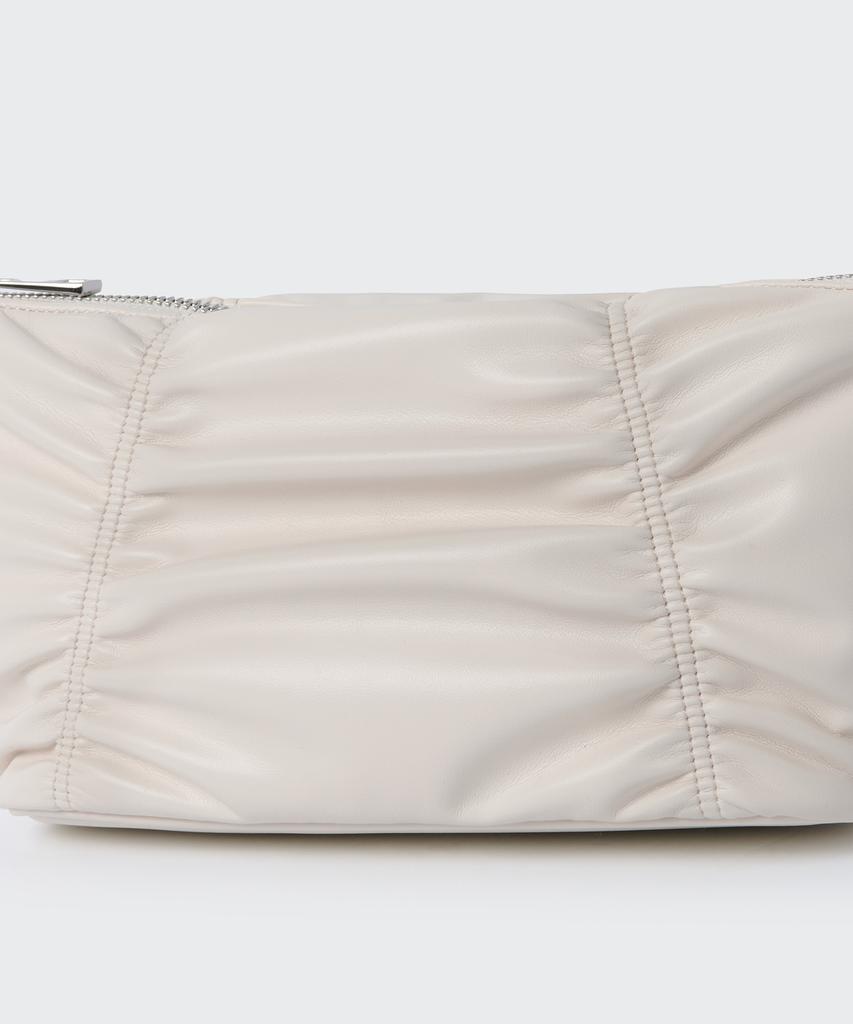 Musinsa Standard Woman Women'S Shirred Shoulder Bag [Ivory]