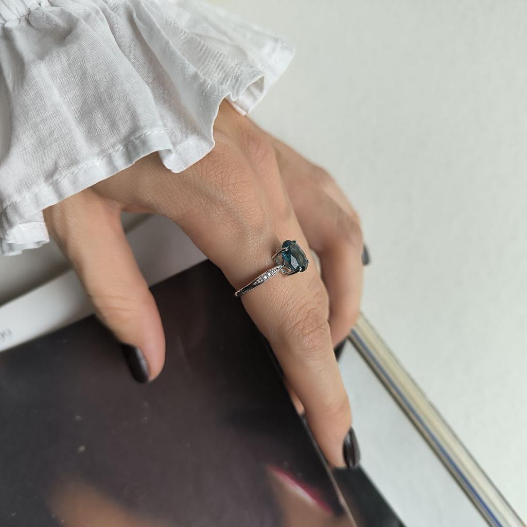 Silver Ring with London Blue Topaz 1.982ct, Item Weight 2.96 Gr (2196099)