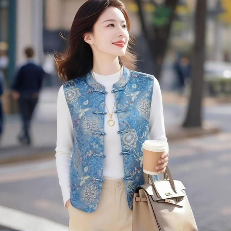 Elegant Retro Jacquard Vest with Frog Button for Moms - Age-Reducing, Stylish Outerwear for Middle-Aged and Elderly Women