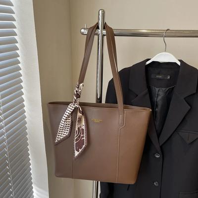 Versatile Single Shoulder Bag for Women Large Capacity Tote Commuting Bag