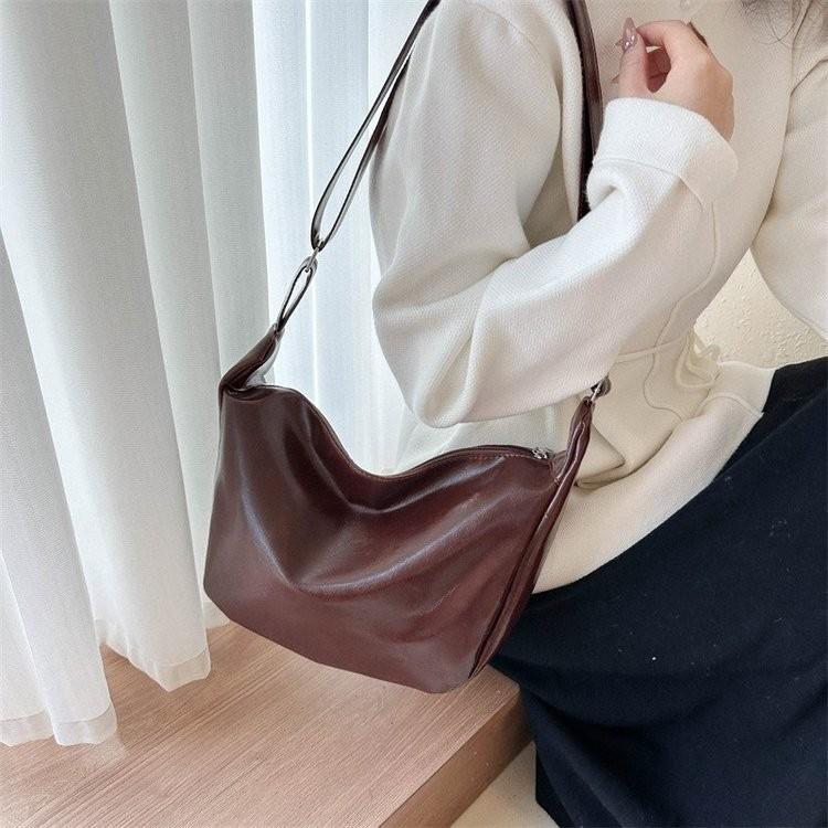 Elegant Soft Pu Baguette Bag For Women Spacious And Trendy For Daily Outfits