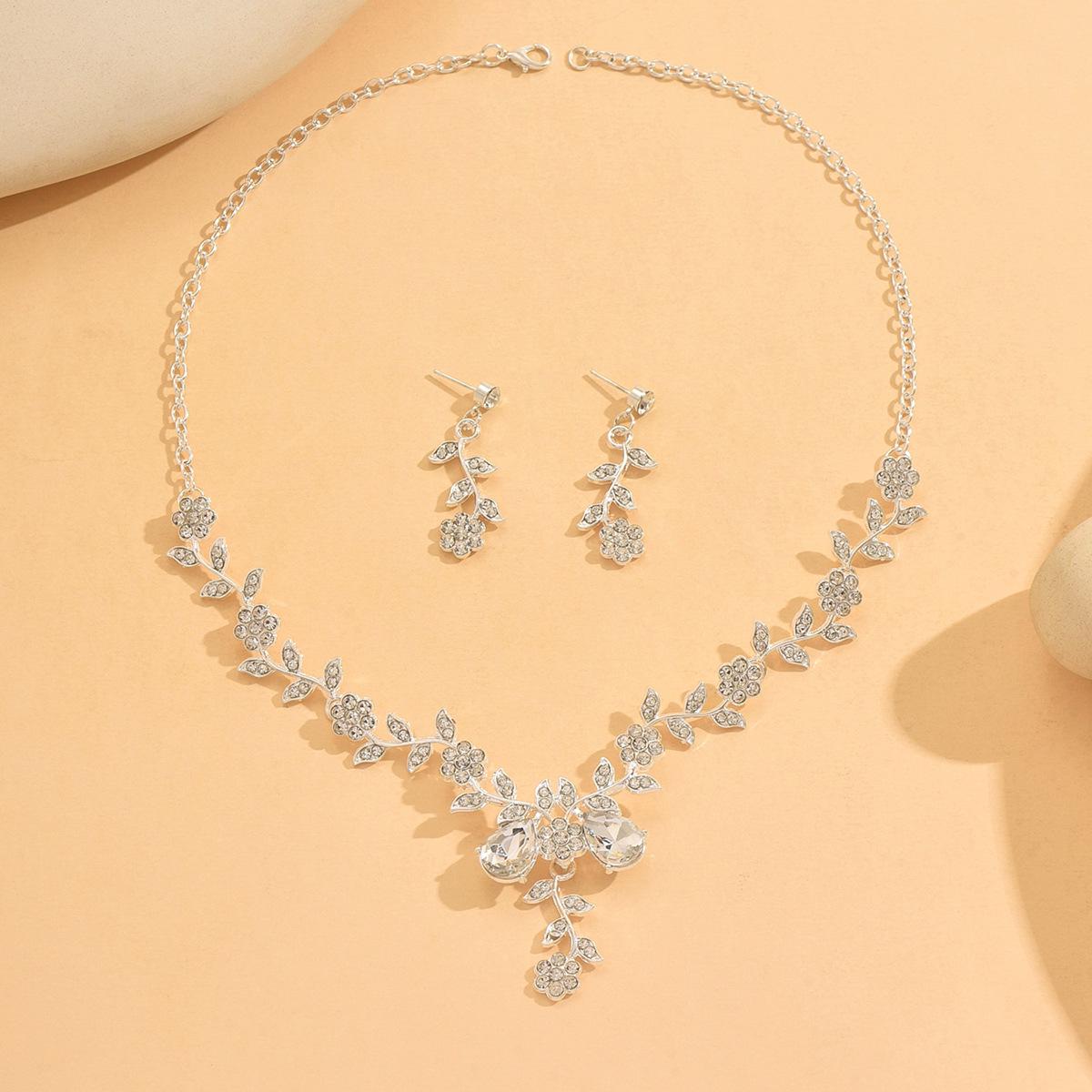 Elegant Retro Floral Rhinestone Jewelry Set for Evening Gowns