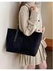 Korean-Style Trendy Mylar Women's Tote: Large Capacity, Versatile Commuter Shoulder Bag for Autumn/Winter